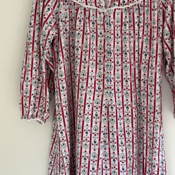 Lanz of Salzburg Nightgown Size Large? XL? ? Granny Hearts Flowers Sleep Cottage - Picture 3 of 9